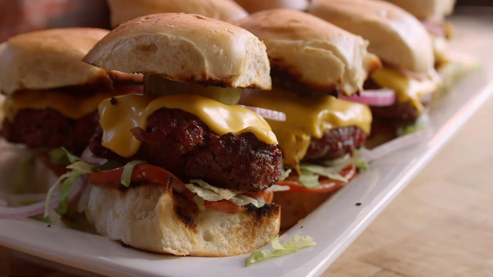 The Classic American Cheeseburger