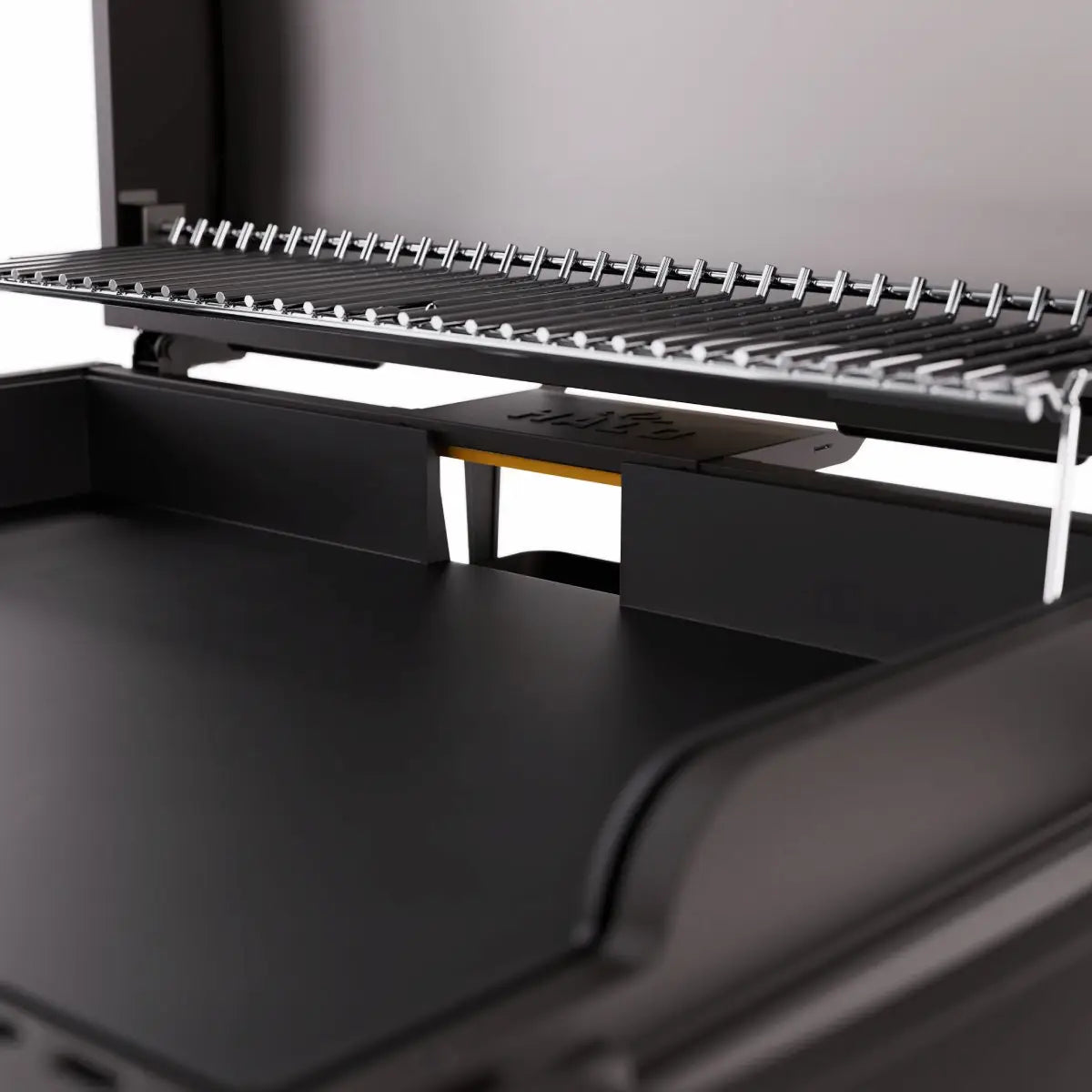 Halo Elite 3B Six Zone Three Burner Outdoor Griddle Outdoor Grills 12042046
