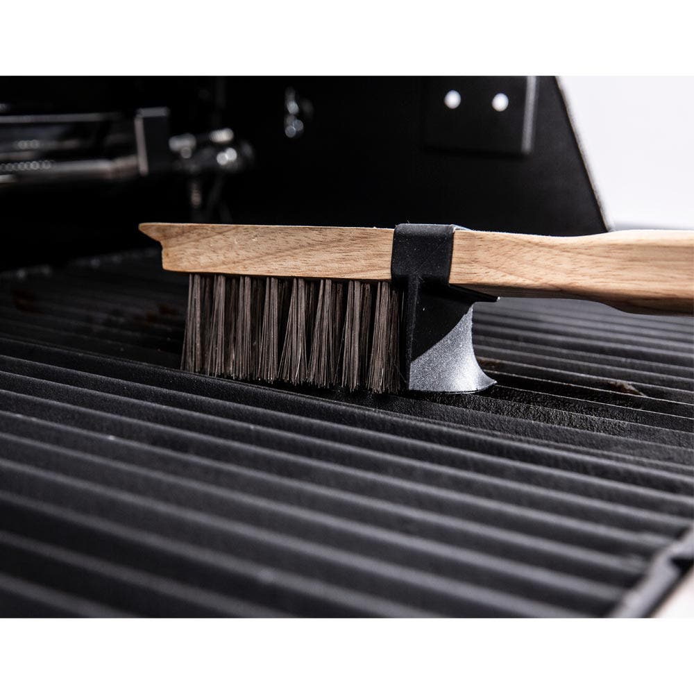https://www.atbbq.com/cdn/shop/files/broil-king-heavy-duty-wood-grill-brush-with-stainless-bristles-atbbq-default-40053308948757.jpg?v=1693638015