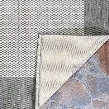 Couristan 8'6 Round Recife Checkered Field in Grey & White Outdoor Rug 12025830