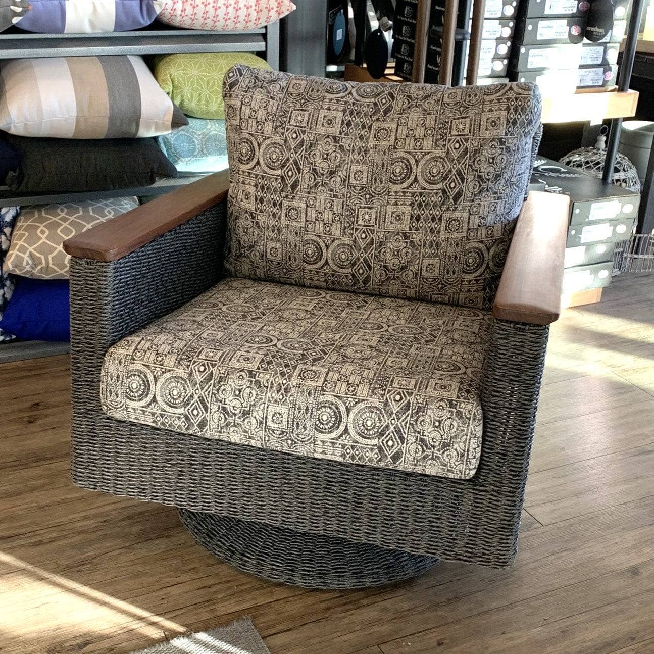 Jensen Outdoor Bodhi Char Swivel Lounge Chair in Gray Weave