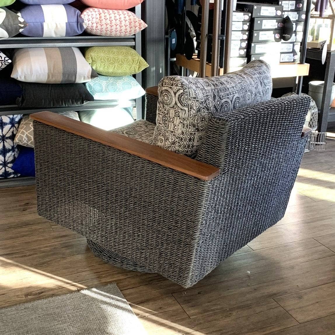 Jensen Outdoor Bodhi Char Swivel Lounge Chair in Gray Weave