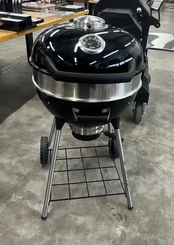 Local Special, Floor Model, Napoleon PRO22K Kettle Grill 12022781
