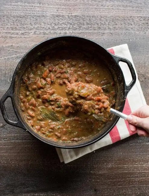 Lodge 5-Quart Cast Iron Dutch Oven, L8DOL3 Dutch Ovens 12010921