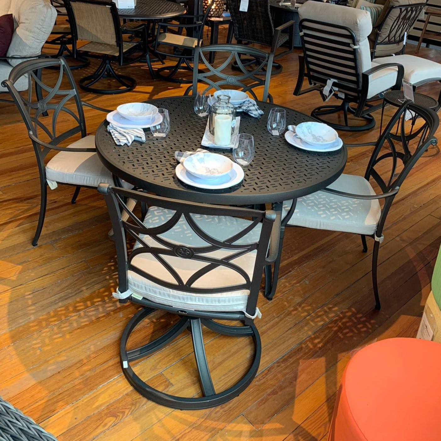 Woodard Dining Table with 4 Wiltshire Dining Chairs FLOOR MODEL