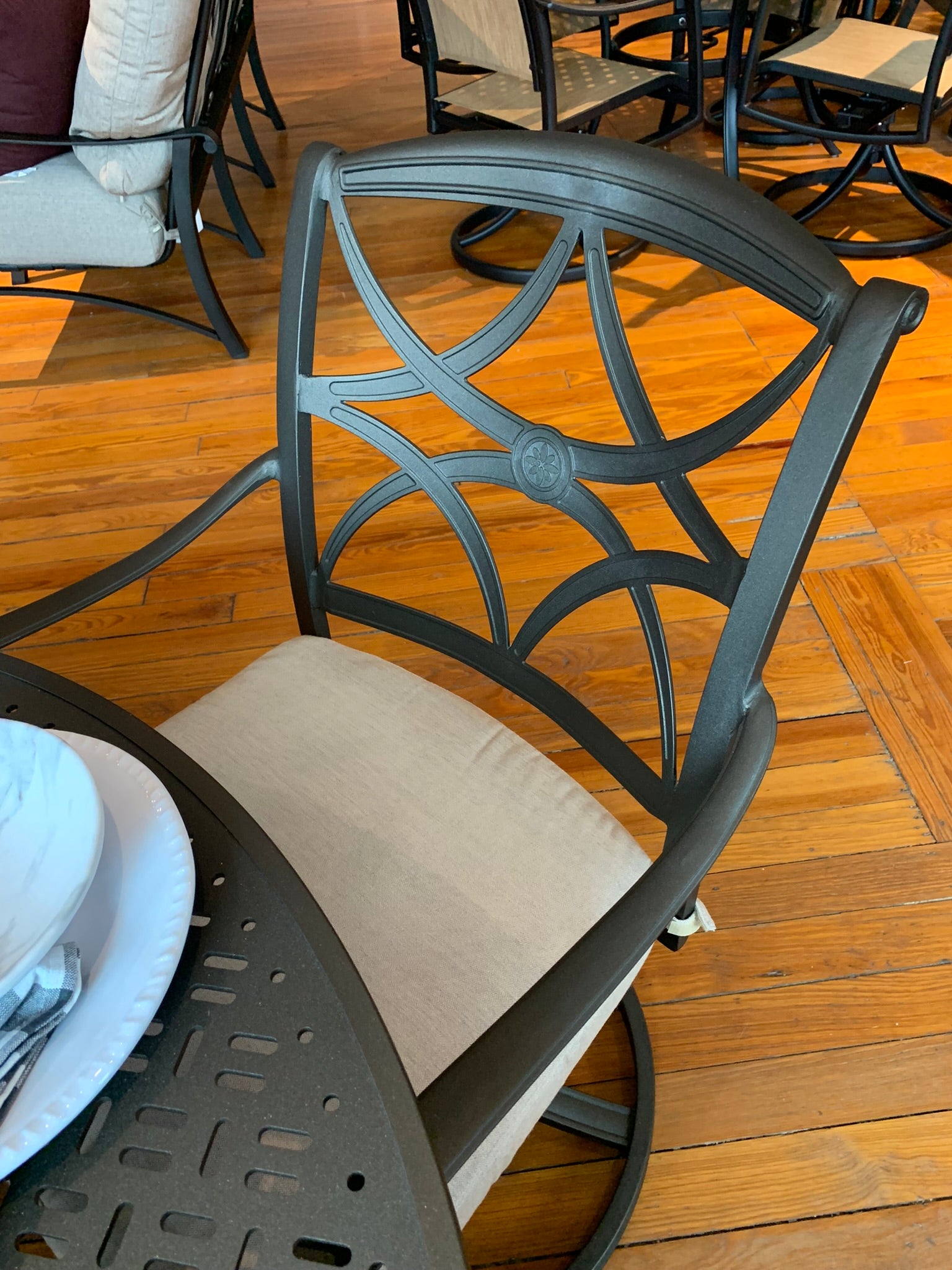 Woodard Dining Table with 4 Wiltshire Dining Chairs FLOOR MODEL